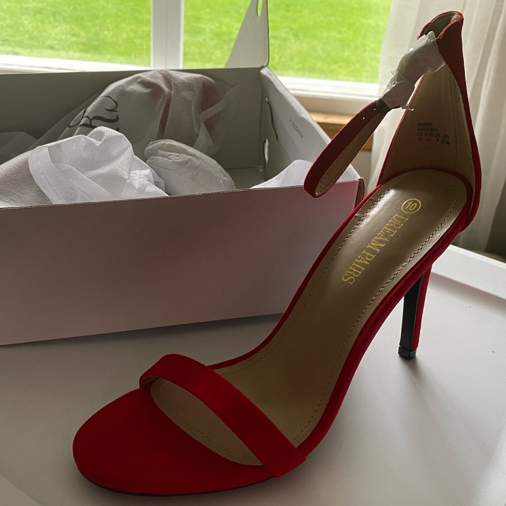 Red heels - Picture 2 of 5